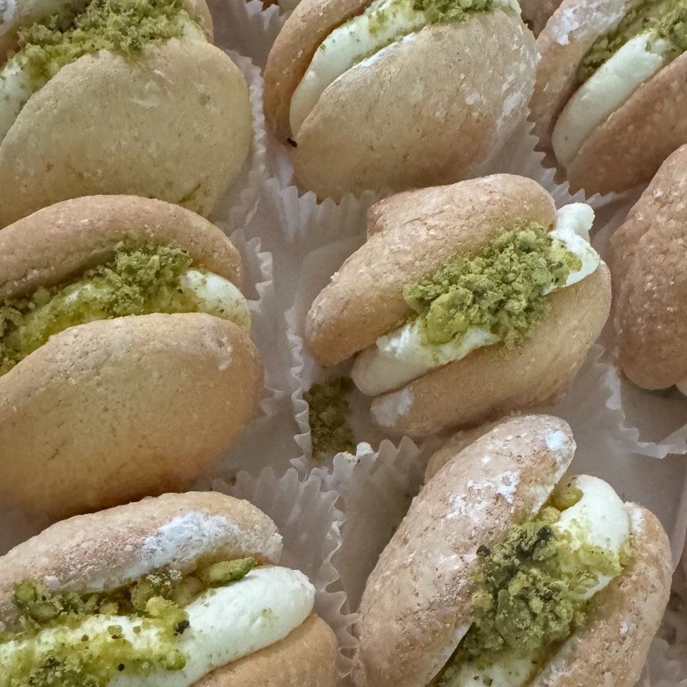Latifeh cookies with pistachio cream